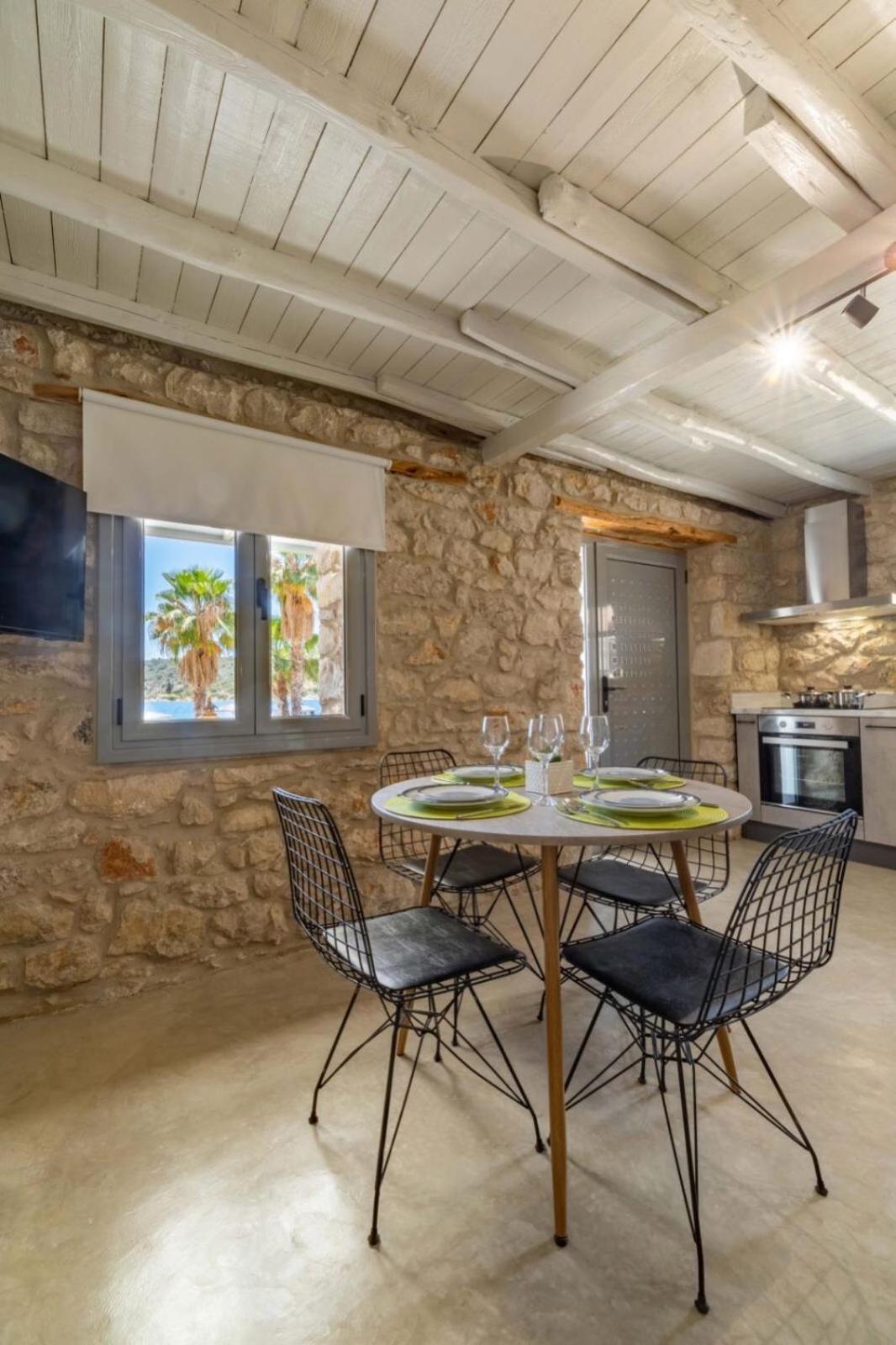 Vivari Stone House Bagian luar foto