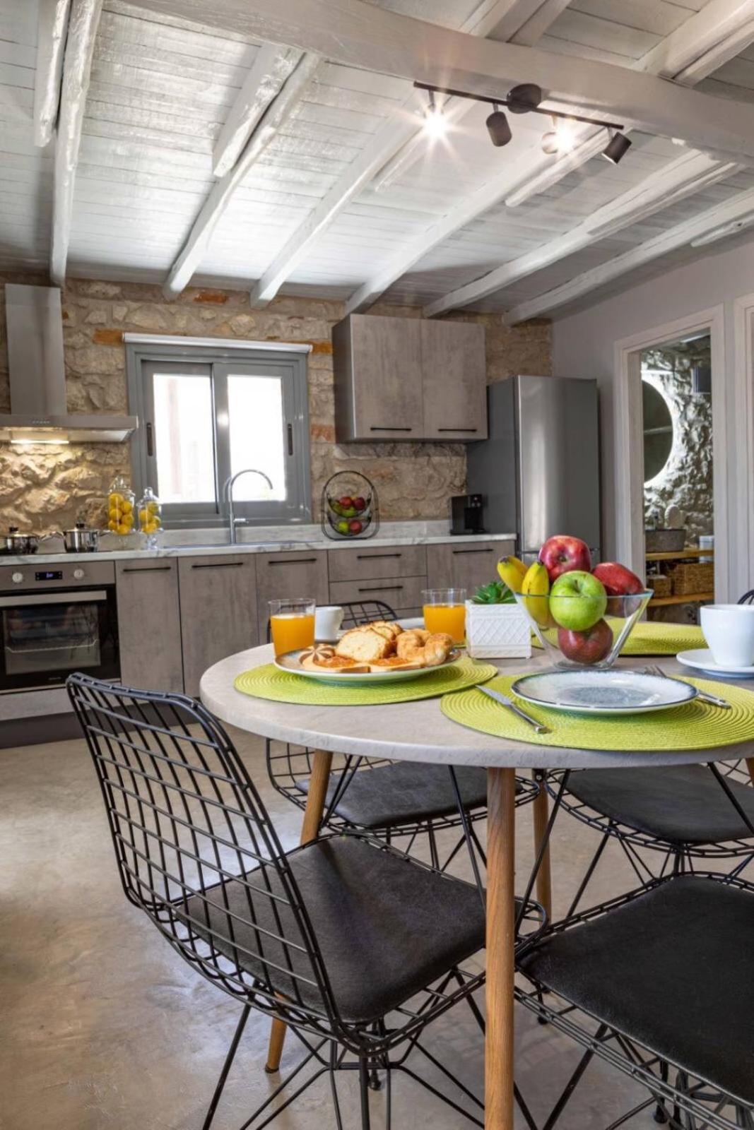 Vivari Stone House Bagian luar foto
