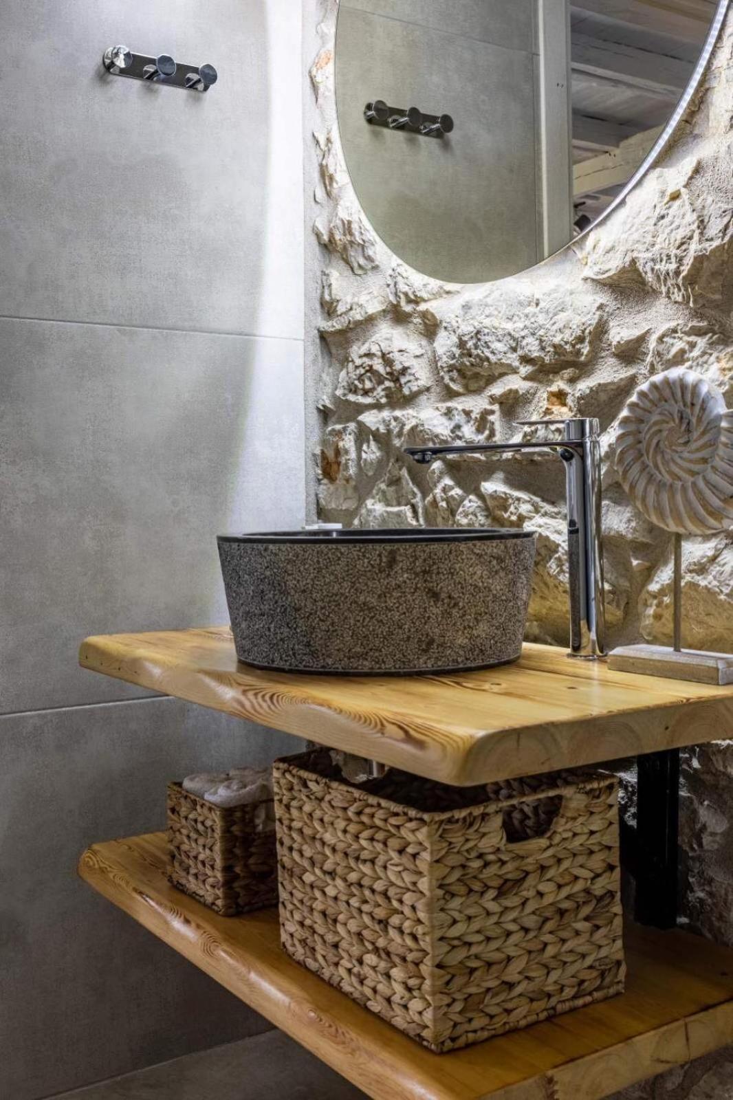Vivari Stone House Bagian luar foto