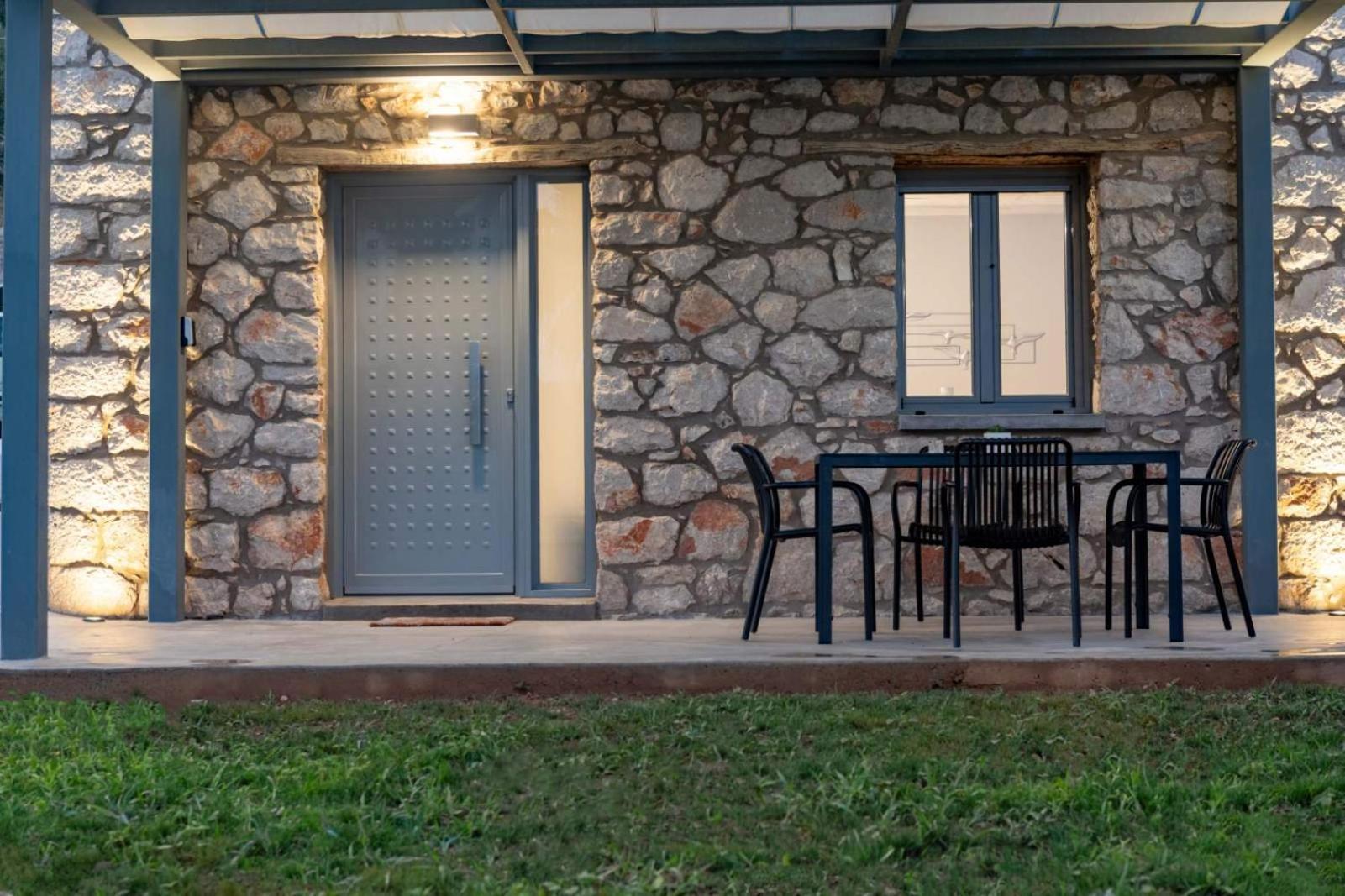 Vivari Stone House Bagian luar foto